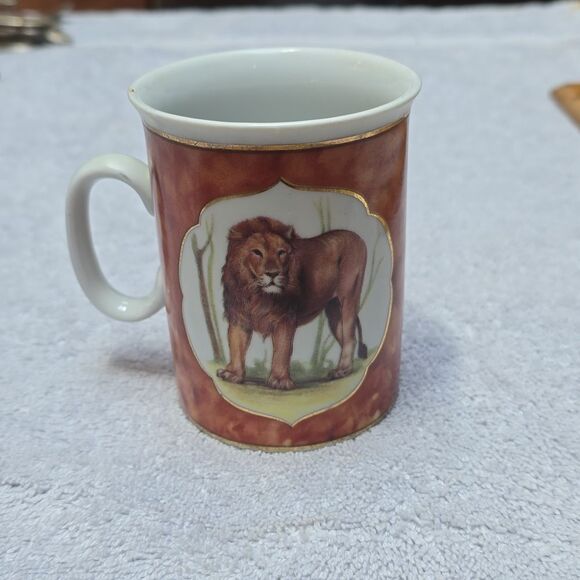 Vintage Email de Limoges 1855 Lion Mug by I. Godinger – Hand-Painted Porcelain - Picture 2 of 12
